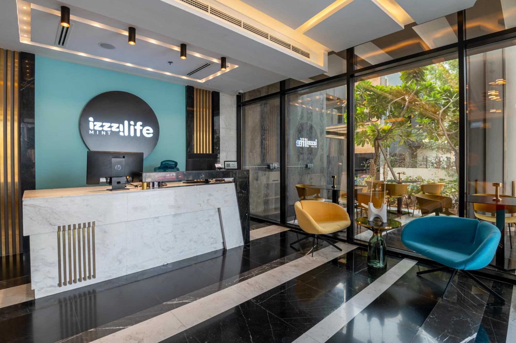 Izzzilife Mint Aparthotel Dubai Exterior photo