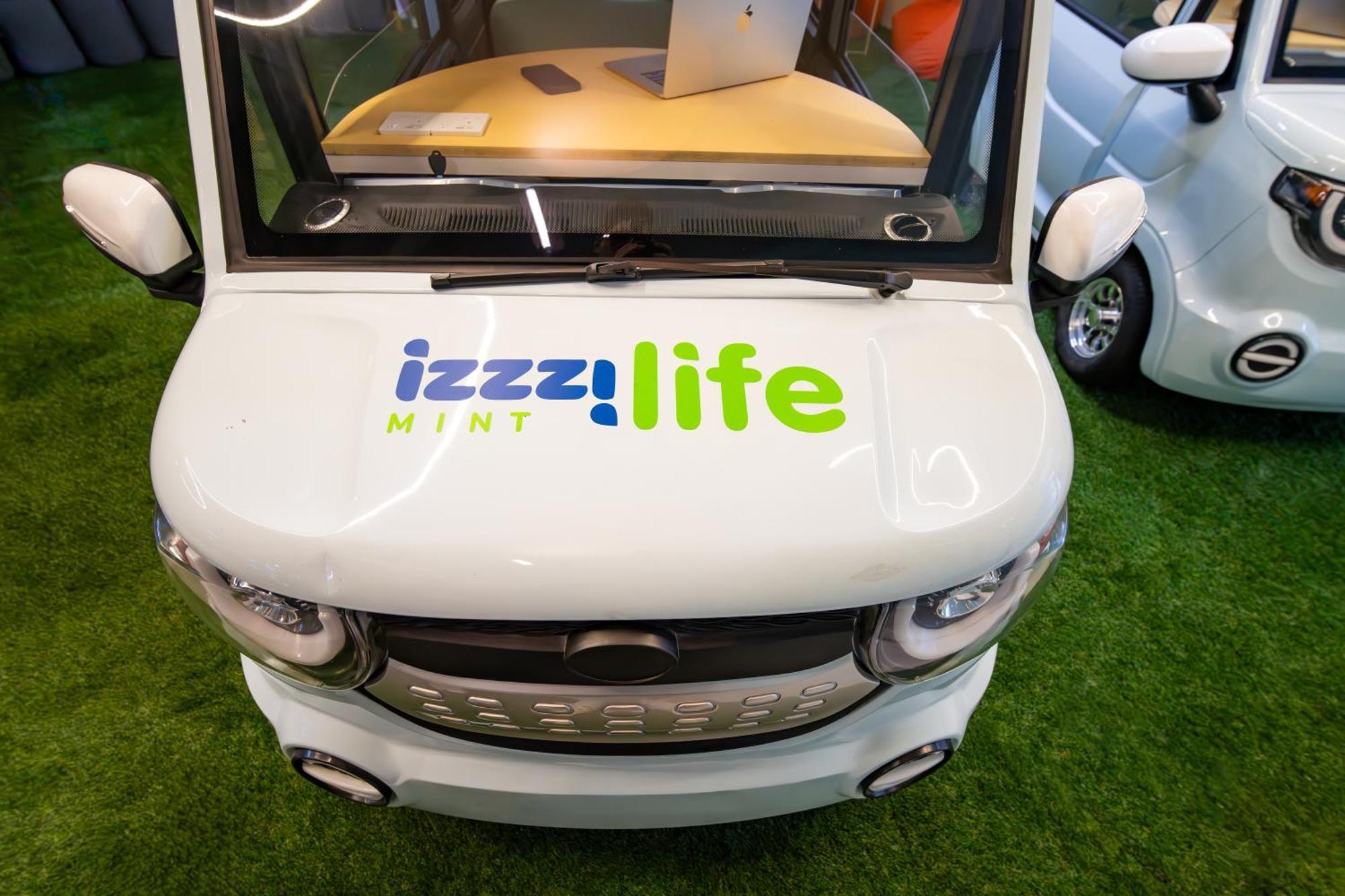 Izzzilife Mint Aparthotel Dubai Exterior photo