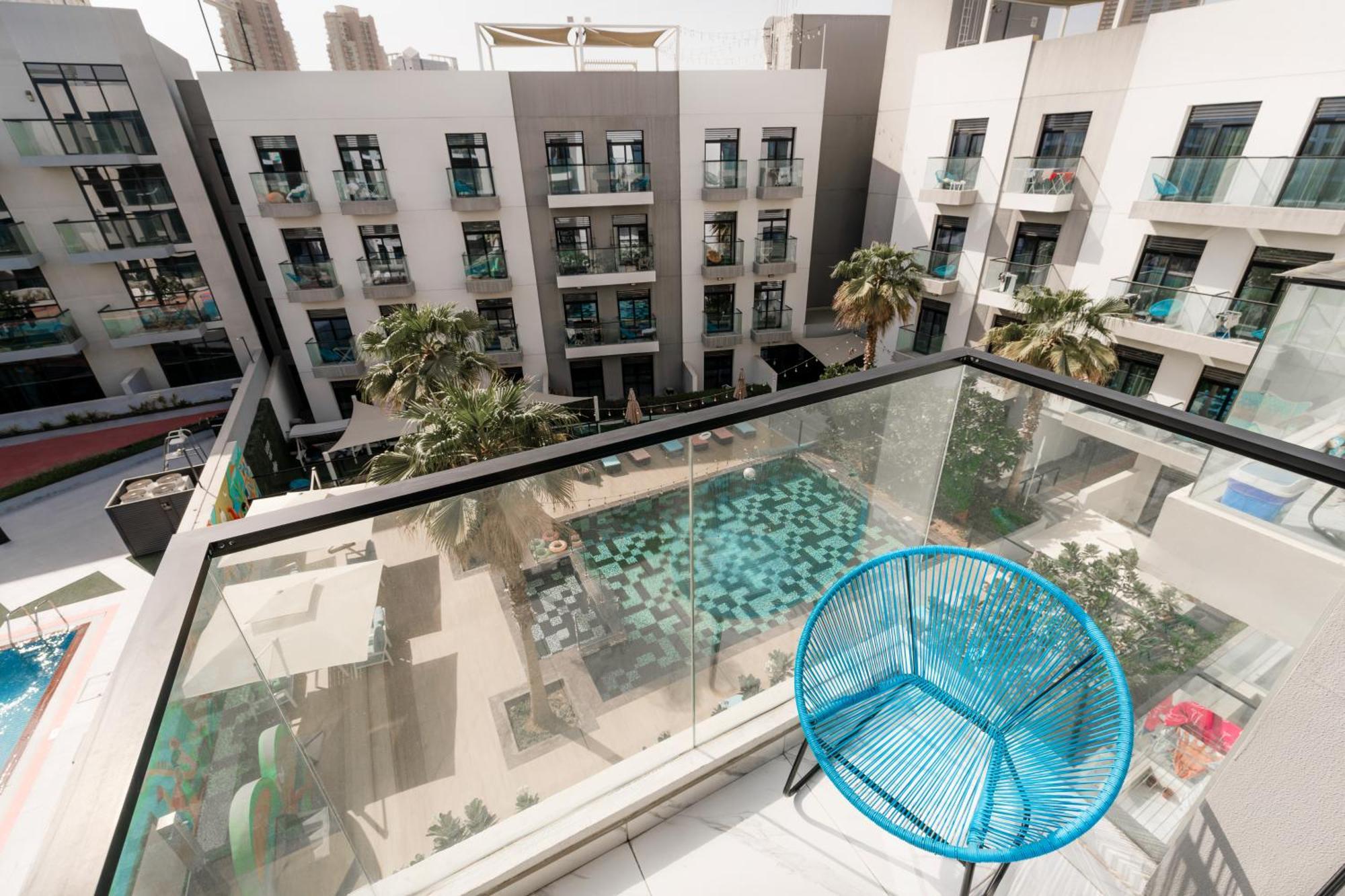 Izzzilife Mint Aparthotel Dubai Exterior photo